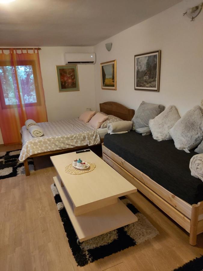 Studio Apartman Kotro Beli Manastir Exterior photo