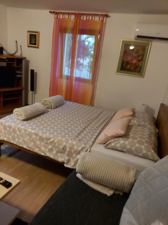 Studio Apartman Kotro Beli Manastir Exterior photo